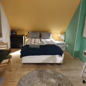 Pink House Room#1 Bed & Breakfast